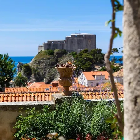 Ani Coral Dubrovnik